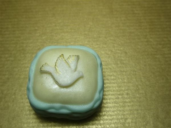 Doce quadrado com espírito santo